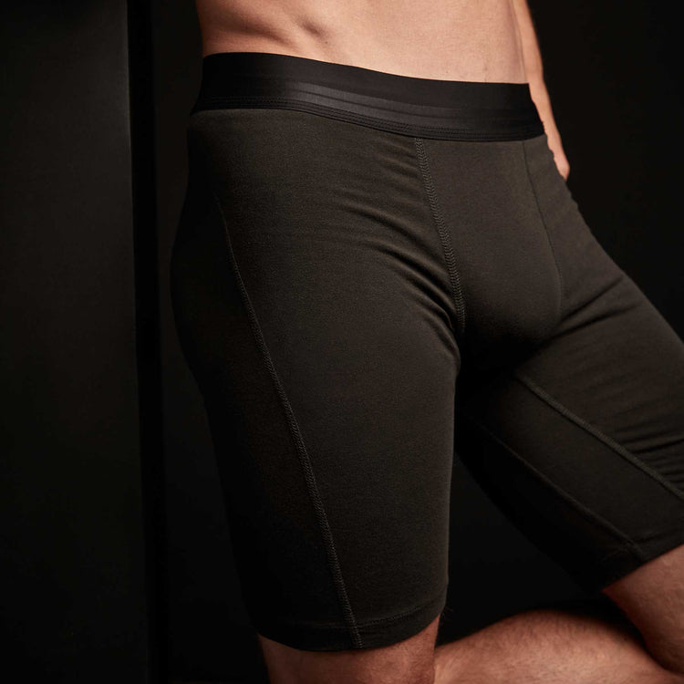 Elevated Lotus Sport Boxer  Long In Carbon | James Perse Los Angeles