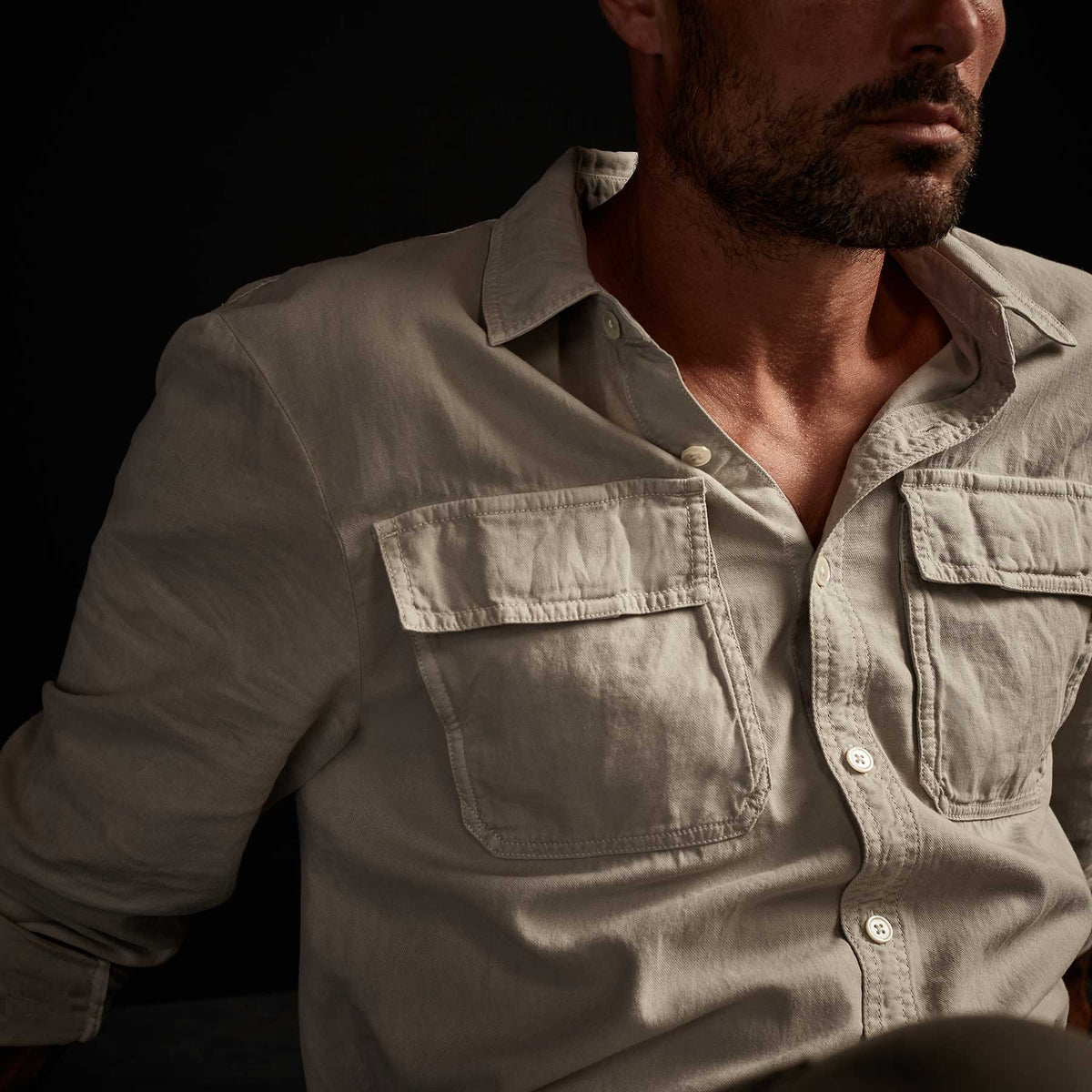 Cotton Utility Shirt In Concrete Dust Pigment | James Perse Los Angeles