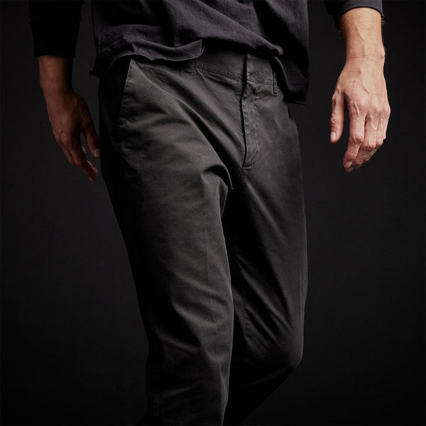 Stretch Supima Cotton Chino in Black | James Perse Los Angeles 