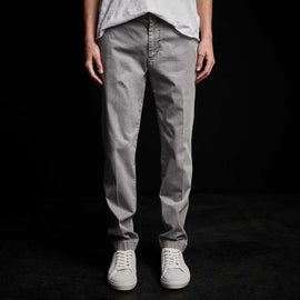 Cotton Chino in Silver Grey Pigment | James Perse Los Angeles 