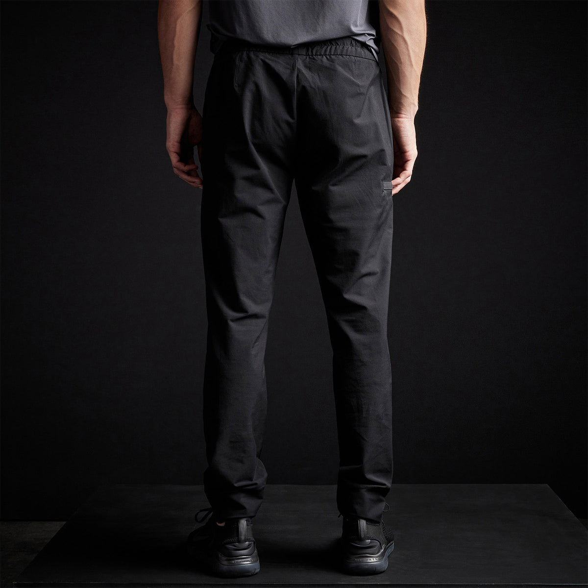 Y/OSEMITE Performance Cotton Pant In Black | James Perse Los Angeles
