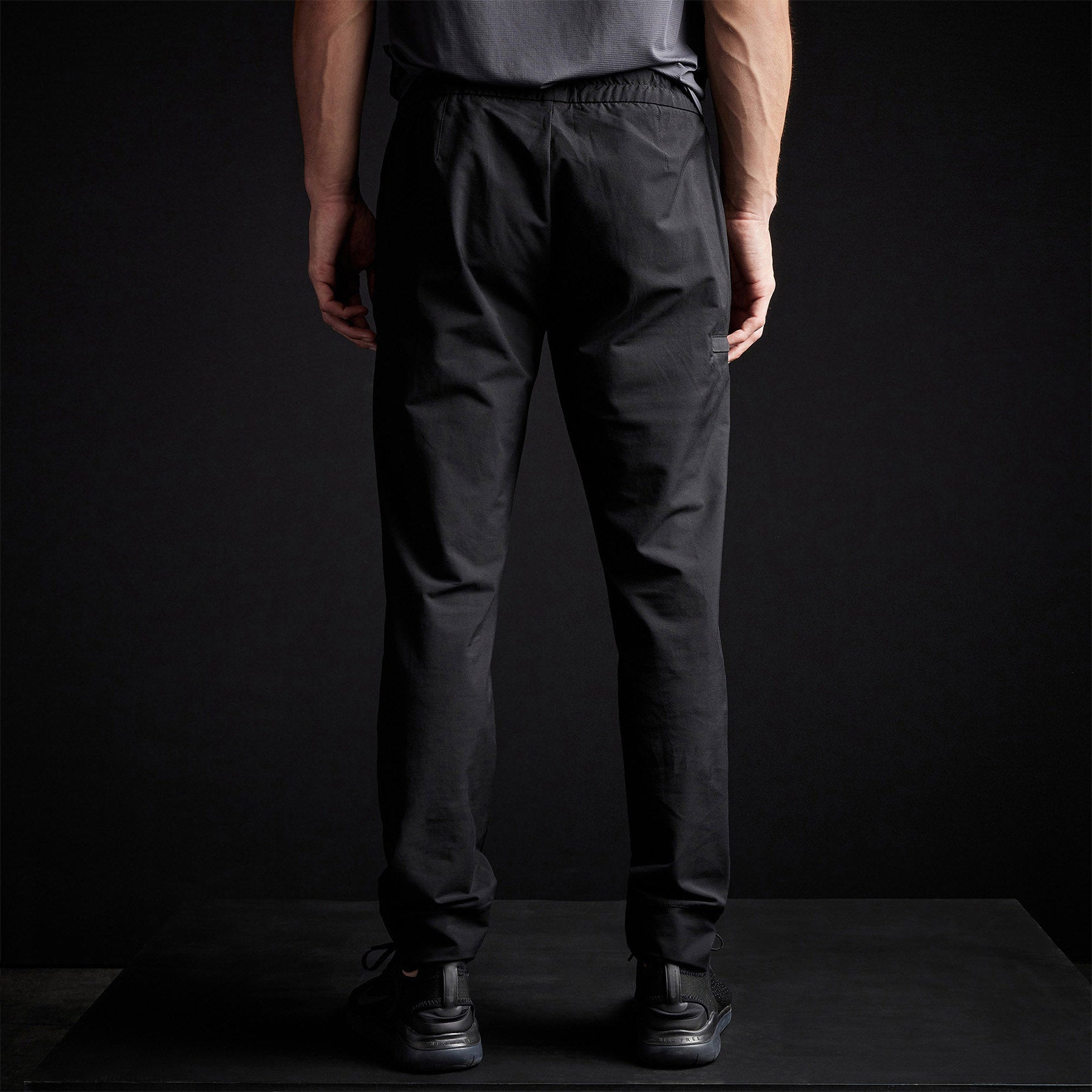 Y/OSEMITE Performance Cotton Pant In Black | James Perse Los Angeles
