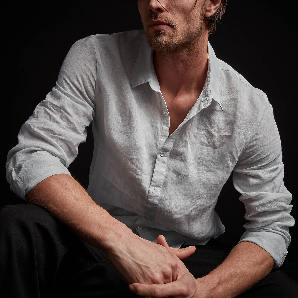 Classic Linen Shirt in Blue Ice Pigment | James Perse Los Angeles