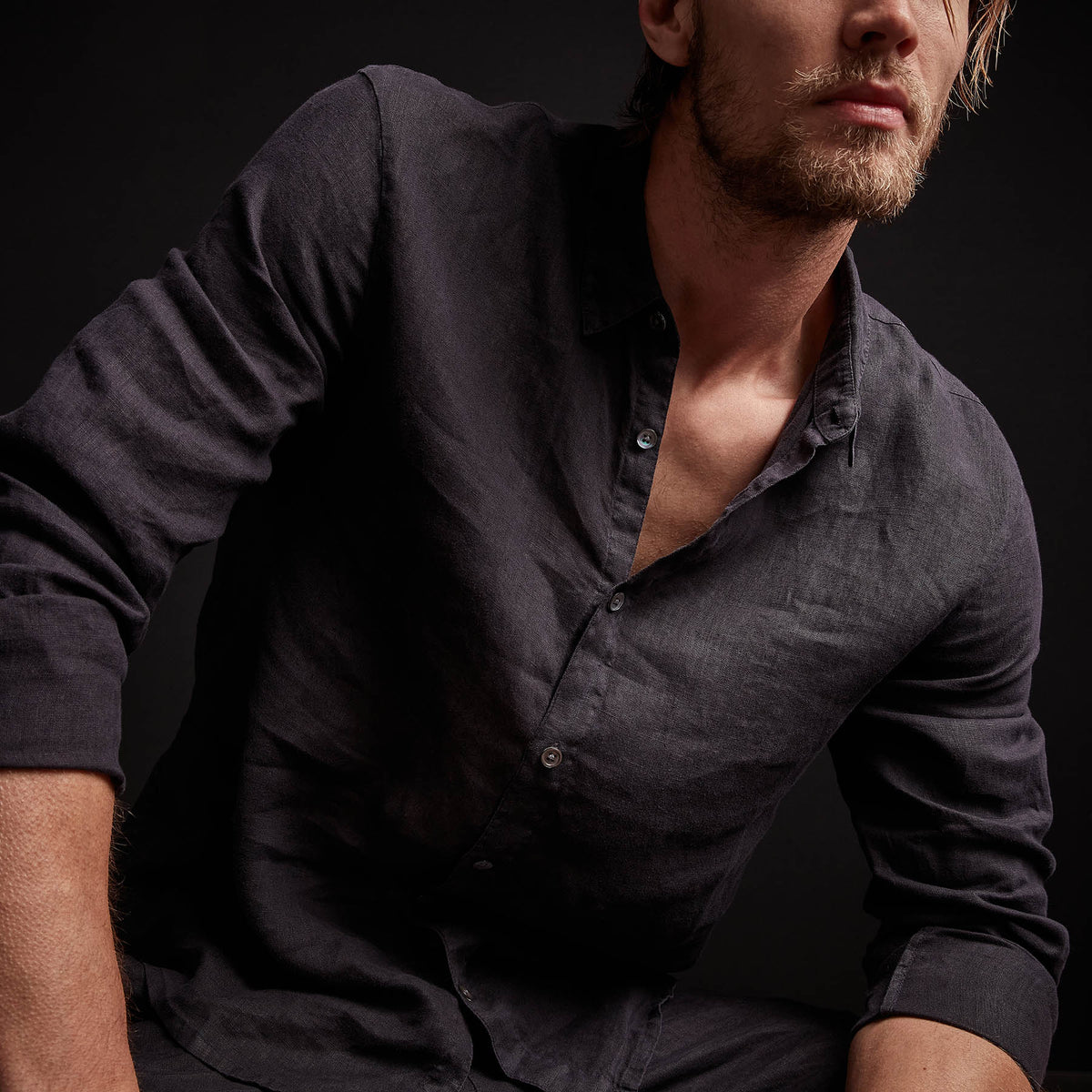 Classic Linen Shirt in French Navy Pigment | James Perse Los Angeles