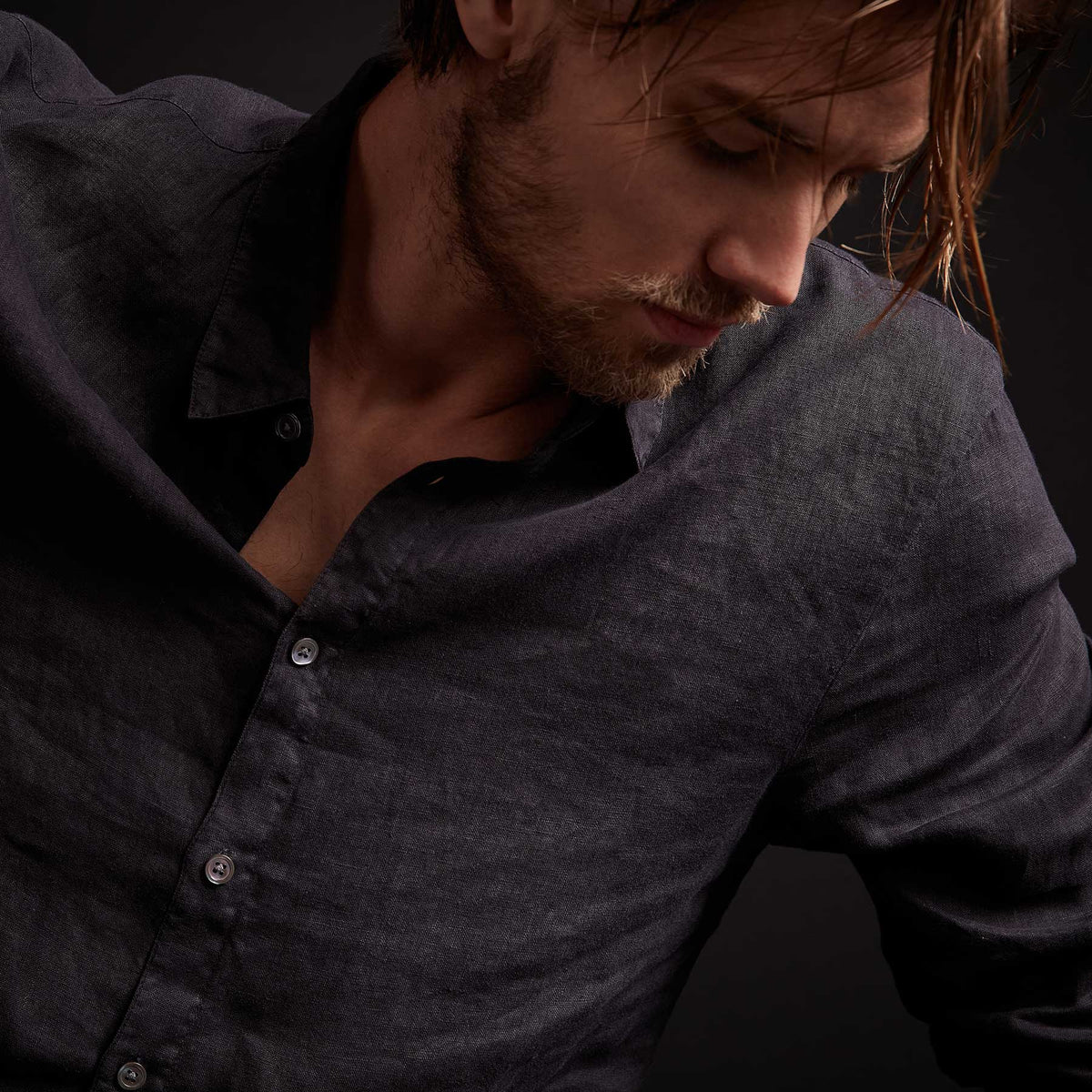 Classic Linen Shirt in French Navy Pigment | James Perse Los Angeles