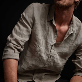 Classic Linen Shirt in Fume Pigment | James Perse Los Angeles