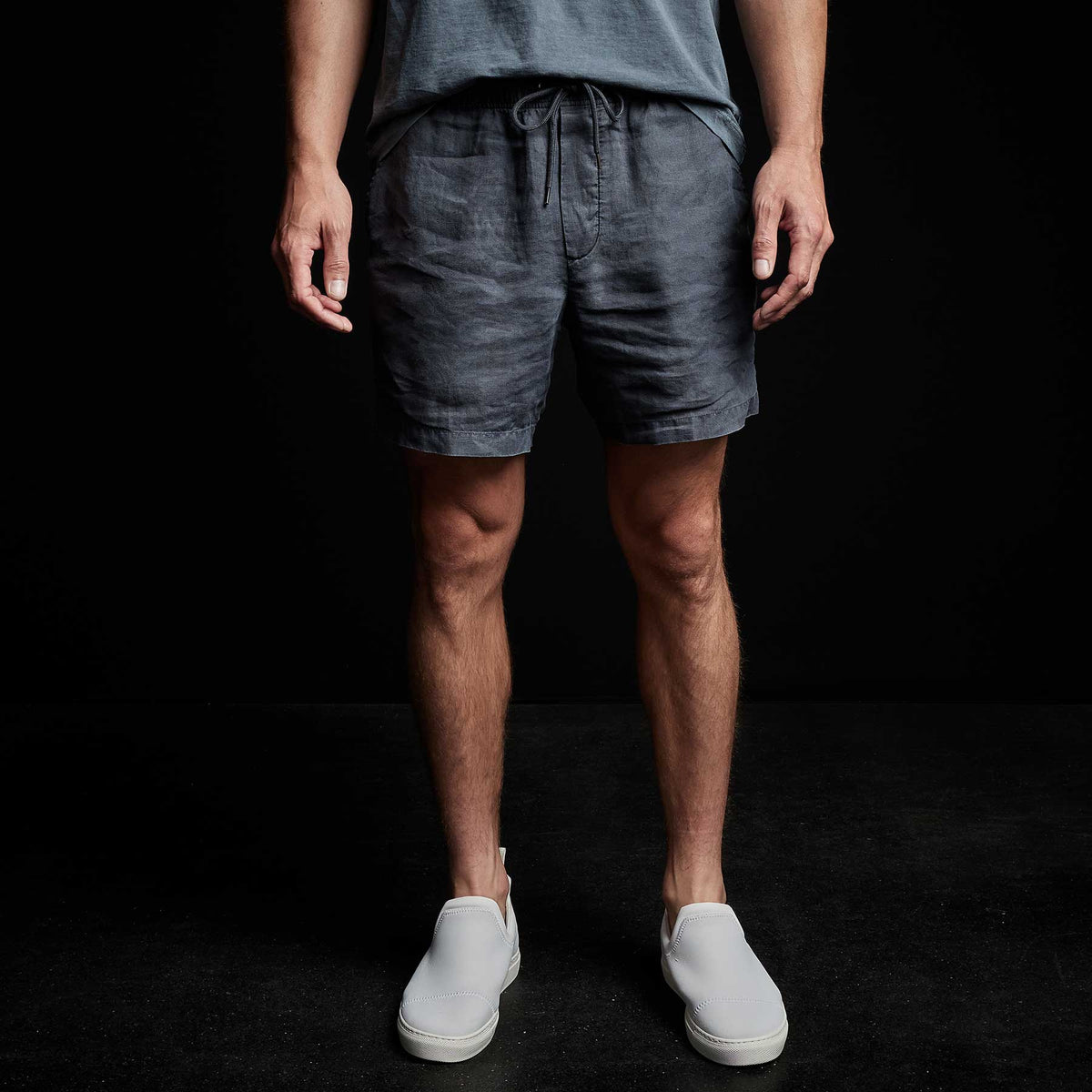 Lightweight Linen Short in Blue Oil | James Perse Los Angeles