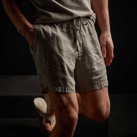 Lightweight Linen Short - Mineral Pigment | James Perse Los Angeles