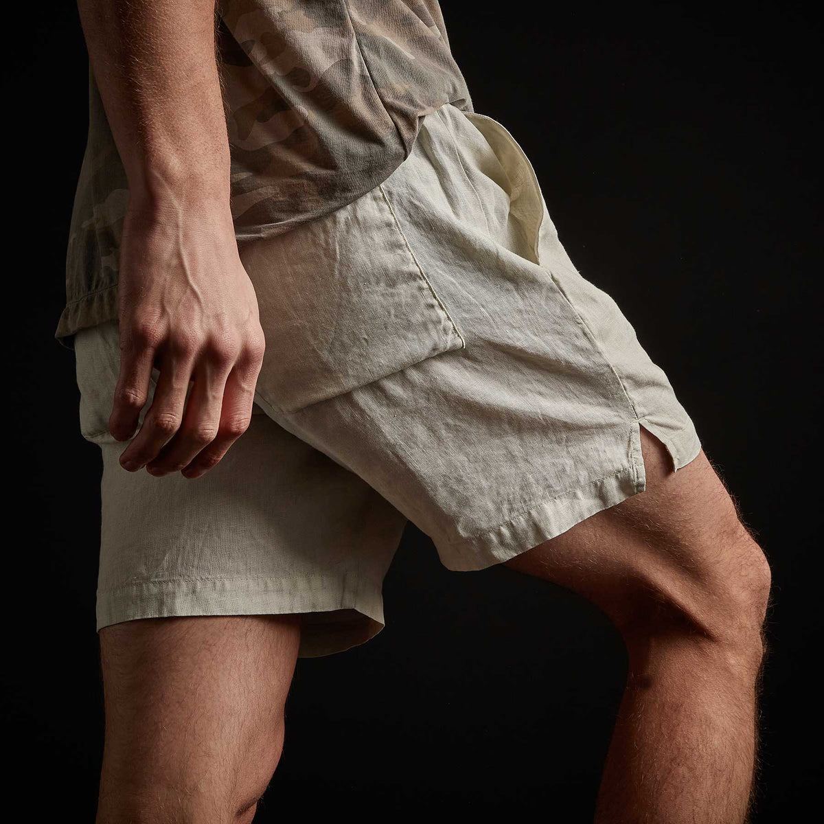 Lightweight Linen Short - Paste Pigment | James Perse Los Angeles