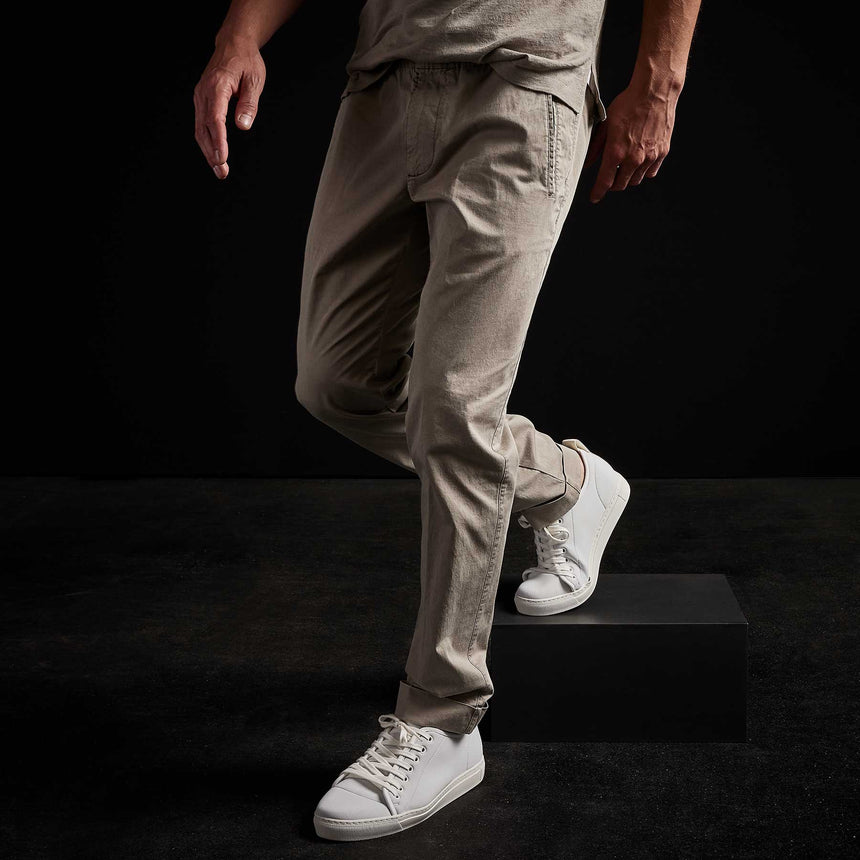 Cotton Linen Cuffed Trouser in Silt Pigment | James Perse Los Angeles 