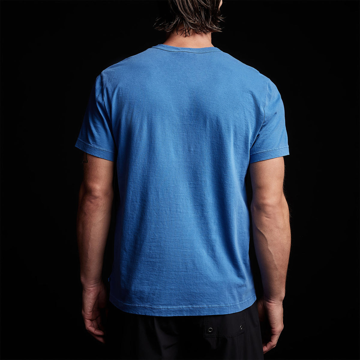 Lightweight Jersey Pocket Tee in Electric Blue Pigment | James Perse Los Angeles 