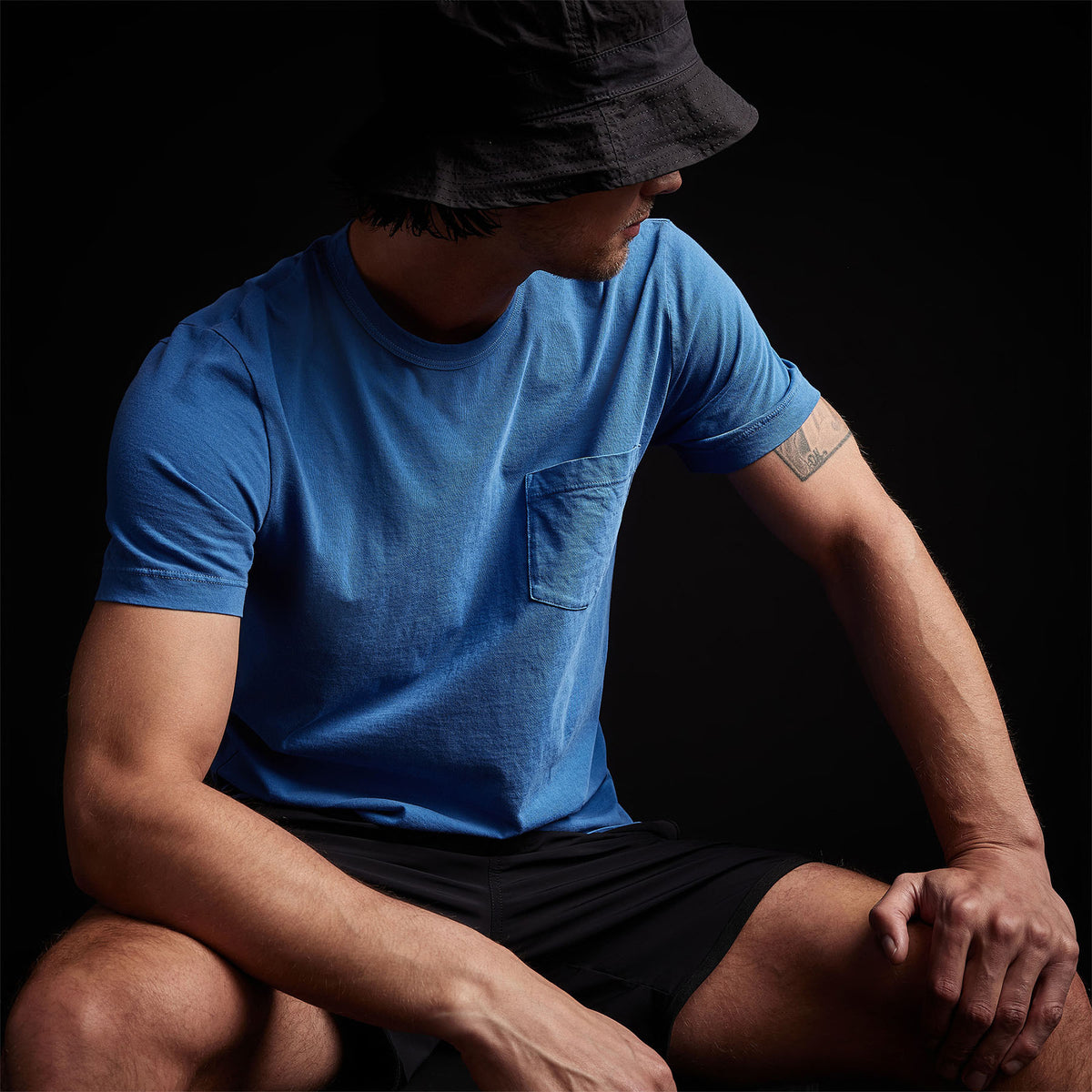 Lightweight Jersey Pocket Tee in Electric Blue Pigment | James Perse Los Angeles 