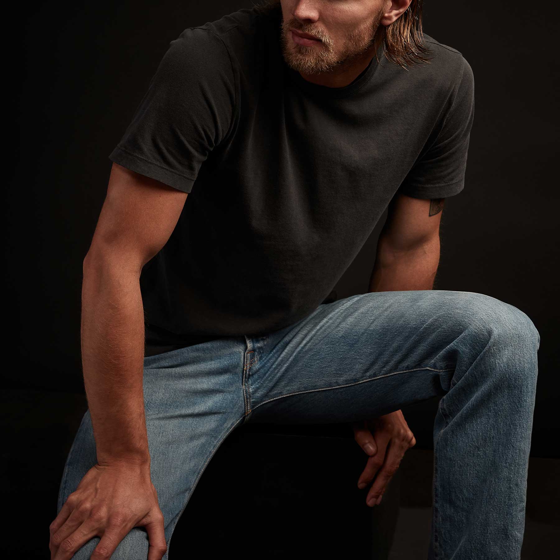 Short Sleeve Crew Neck In Carbon Pigment | James Perse Los Angeles