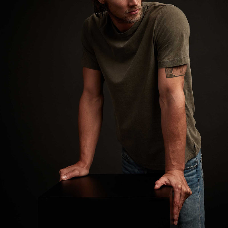 Short Sleeve Crew Neck in Platoon Pigment | James Perse Los Angeles