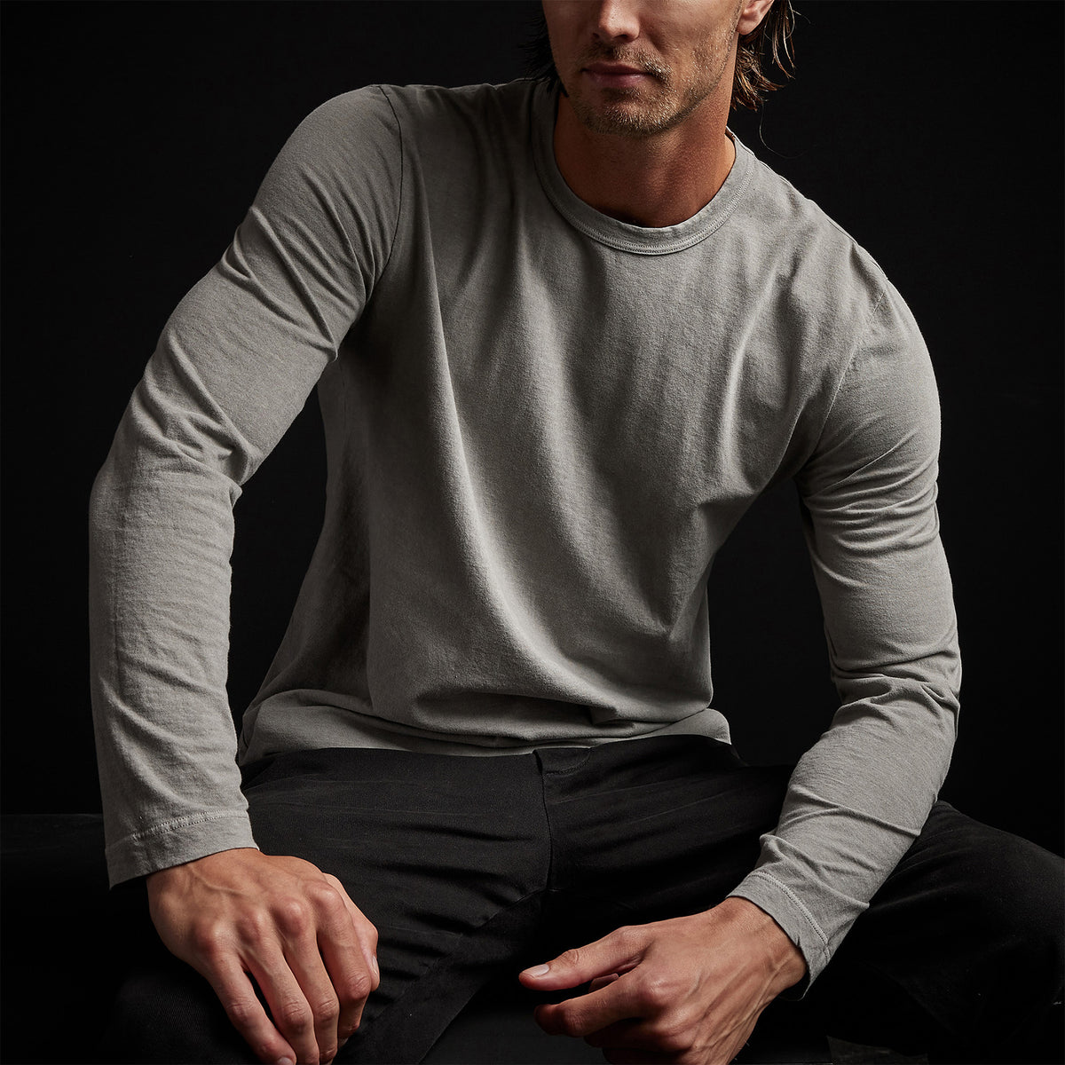 Long Sleeve Crew Neck in Concrete Pigment | James Perse Los Angeles
