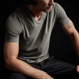 Short Sleeve V Neck in River Rock Pigment | James Perse Los Angeles
