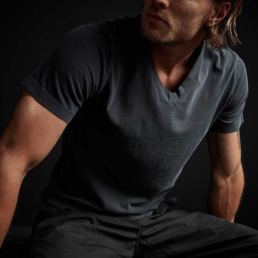Short Sleeve V Neck in Titan Pigment | James Perse Los Angeles