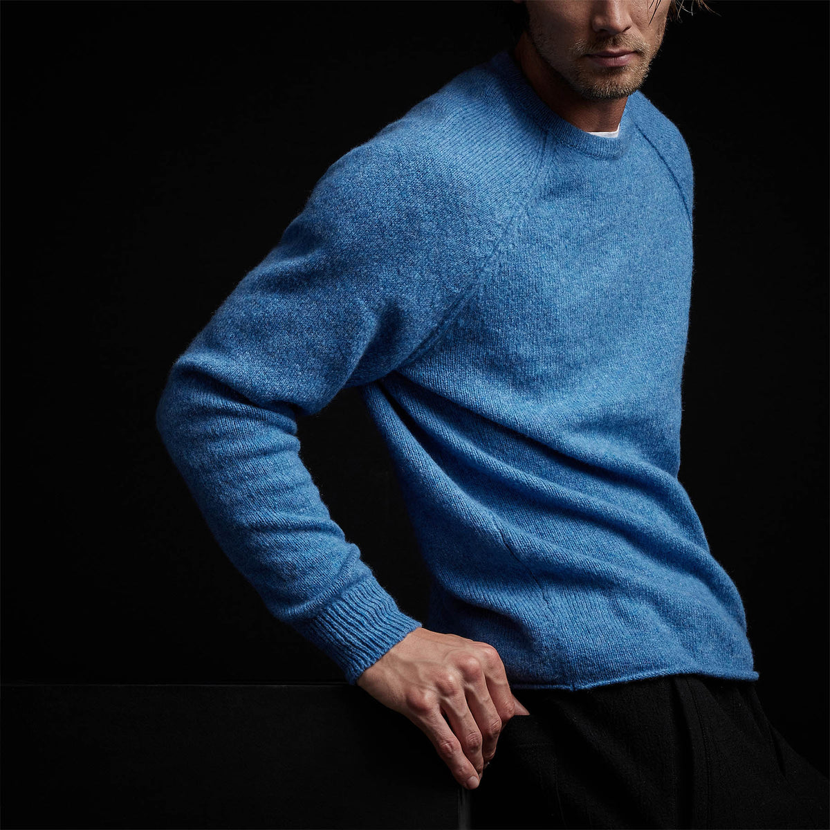 Mid Gauge Cashmere Sweatshirt in Blue Raspberry | James Perse Los Angeles