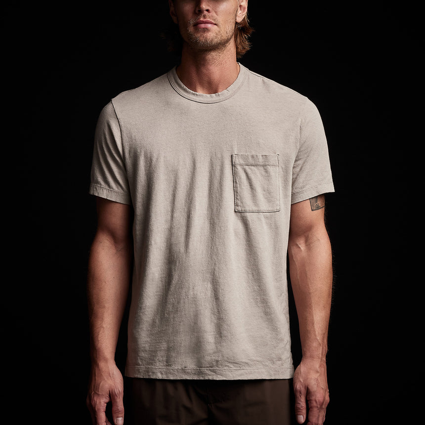 Soft Slub Jersey Short Sleeve Pocket Tee in Silt | James Perse Los Angeles 