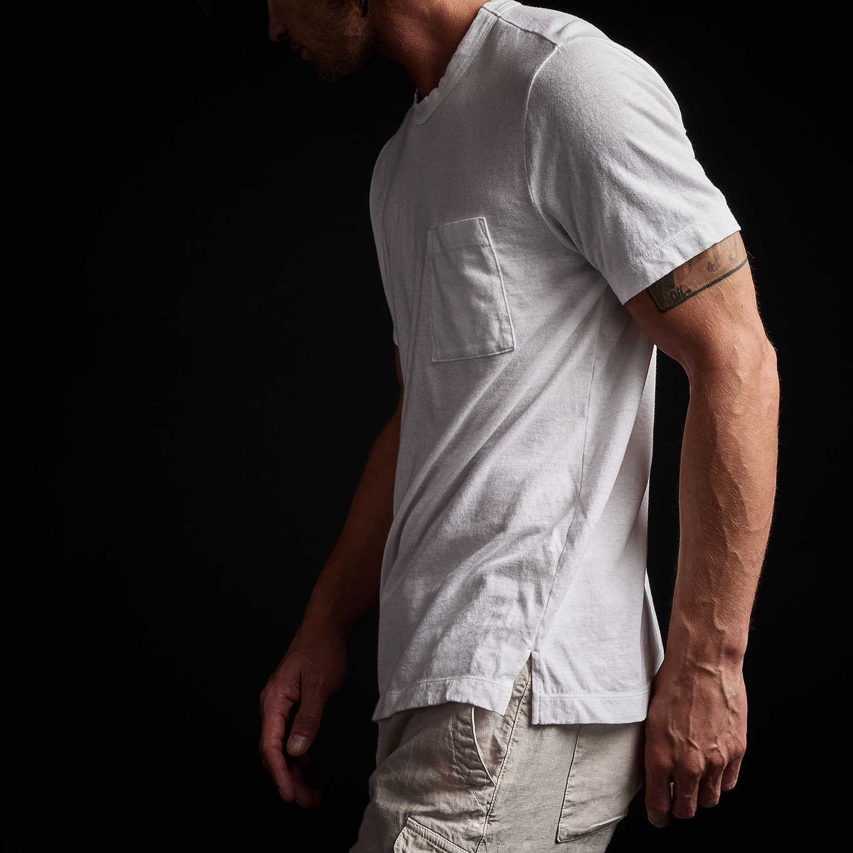 Soft Slub Jersey Short Sleeve Pocket Tee in White | James Perse Los Angeles 