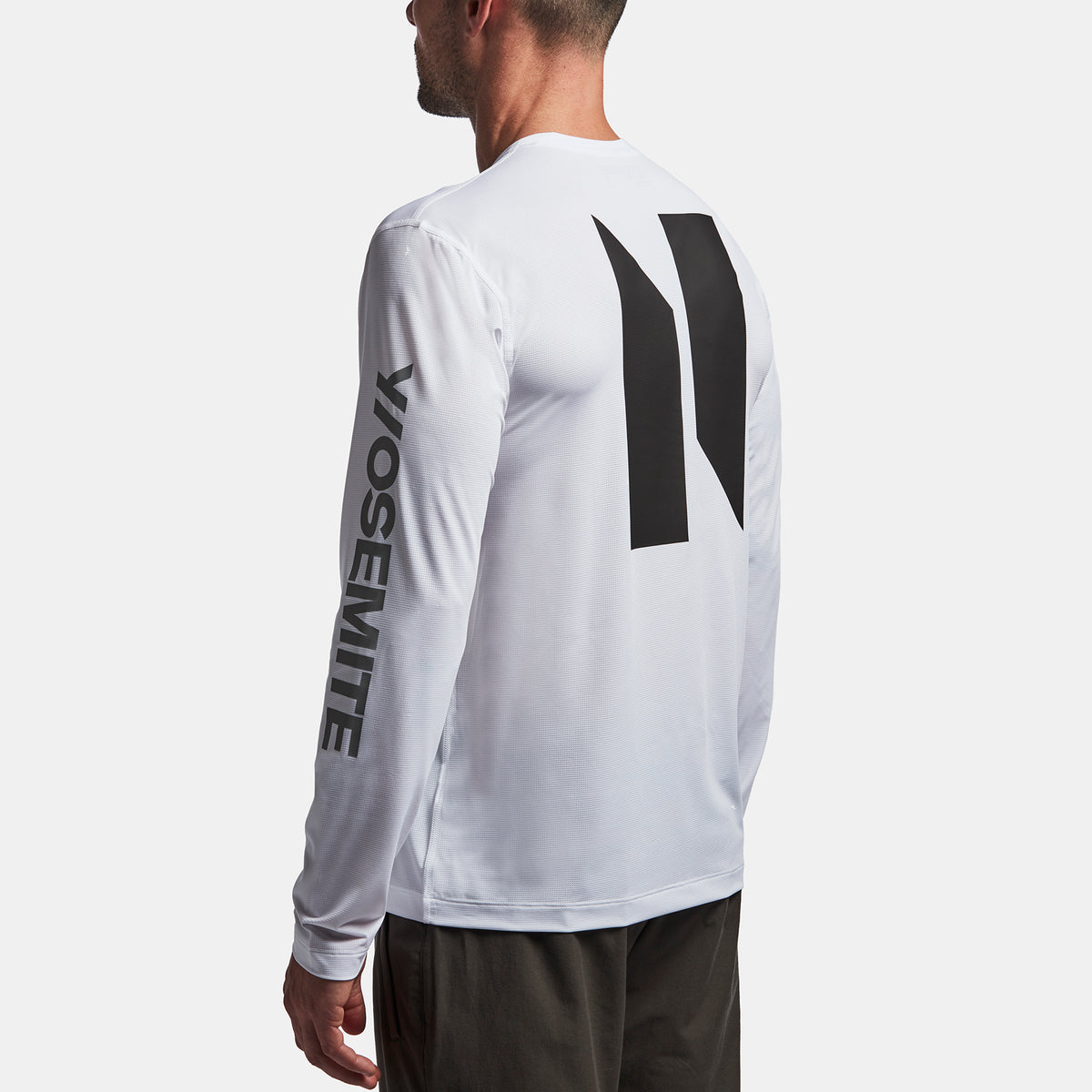 Y/OSEMITE Performance Ski Graphic Crew In White | James Perse Los Angeles