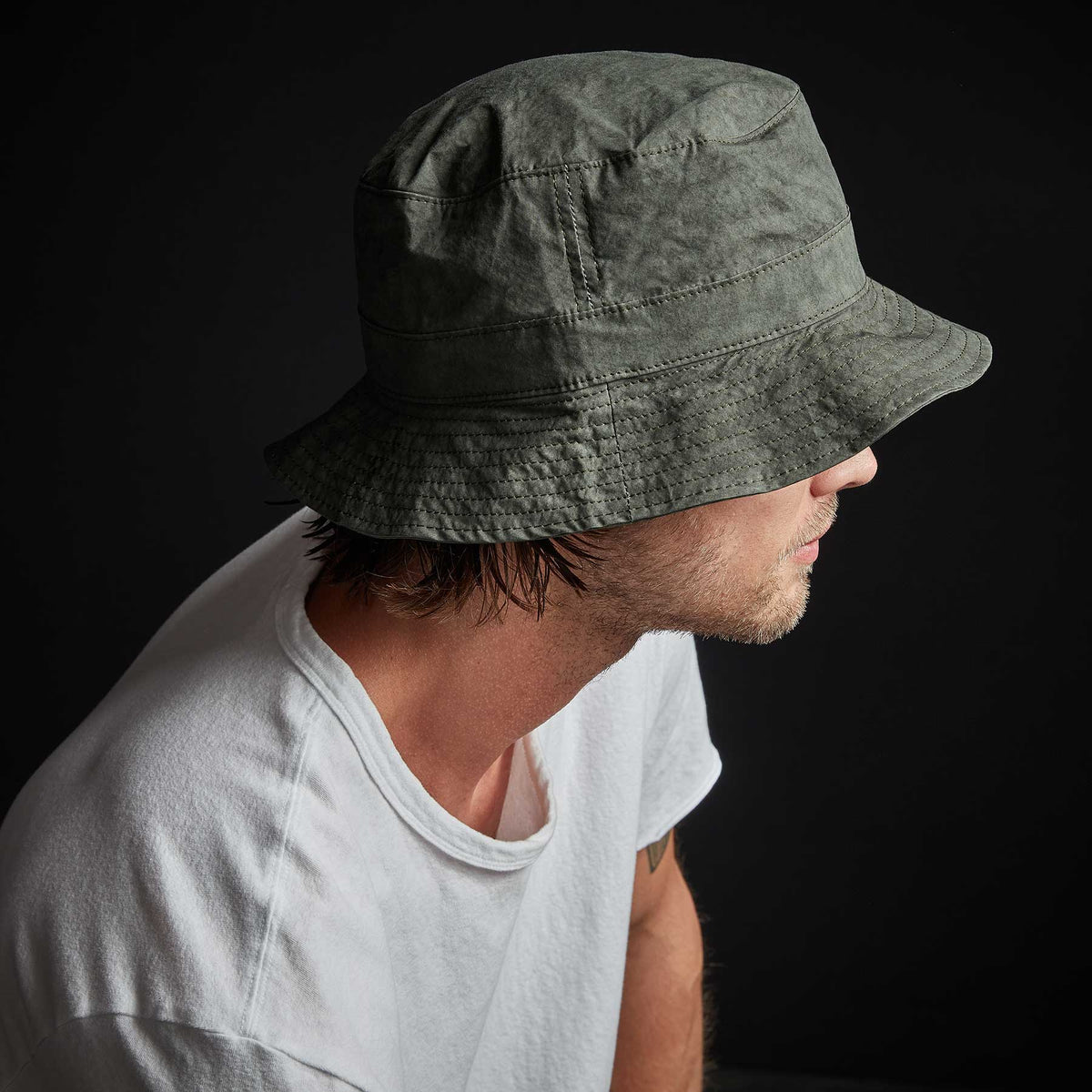 Parachute Poplin Bucket Hat in Dartmouth Pigment | James Perse Los Angeles