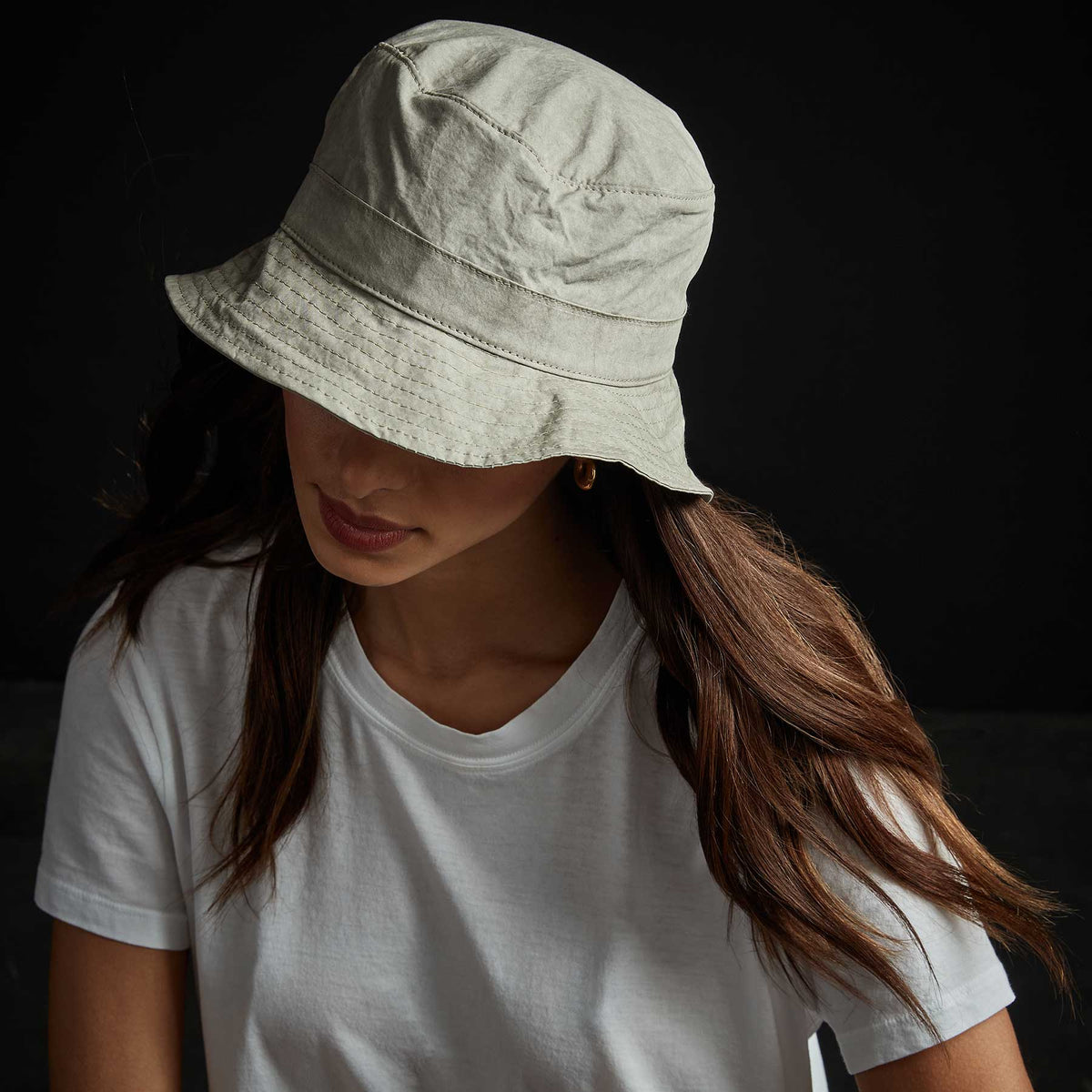 Parachute Poplin Bucket Hat in Mineral Pigment | James Perse Los Angeles