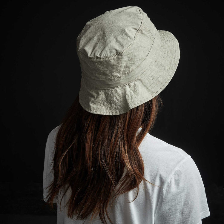 Parachute Poplin Bucket Hat in Mineral Pigment | James Perse Los Angeles