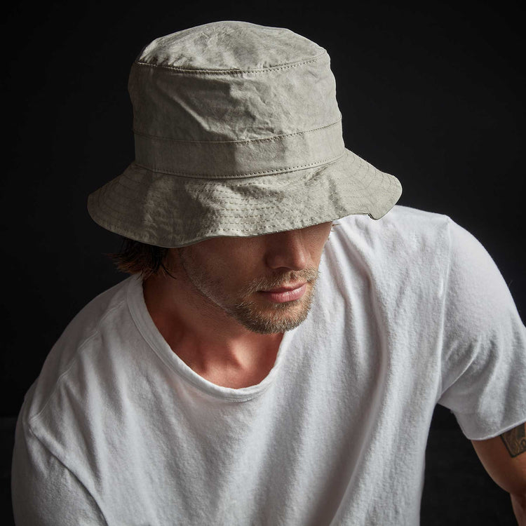 Parachute Poplin Bucket Hat in Mineral Pigment | James Perse Los Angeles