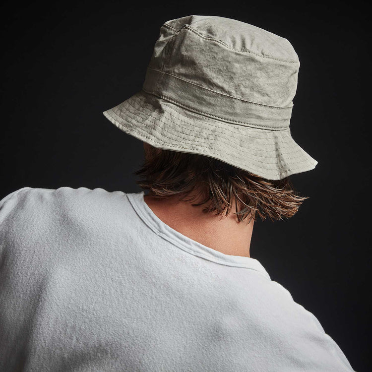Parachute Poplin Bucket Hat in Mineral Pigment | James Perse Los Angeles