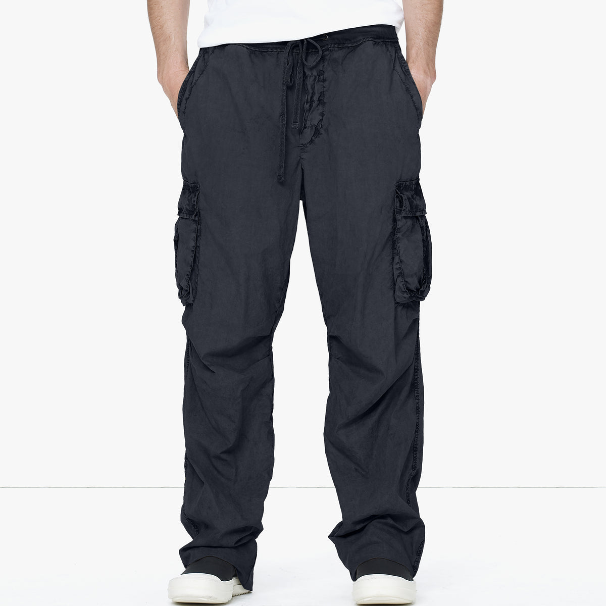 Contrast Waist Cargo Pant in Carbon Pigment | James Perse Los Angeles