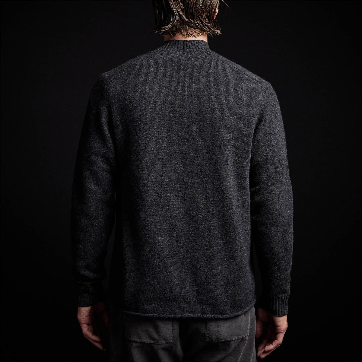 Cashmere Saddle Shldr Half Zip in Anthracite | James Perse Los Angeles