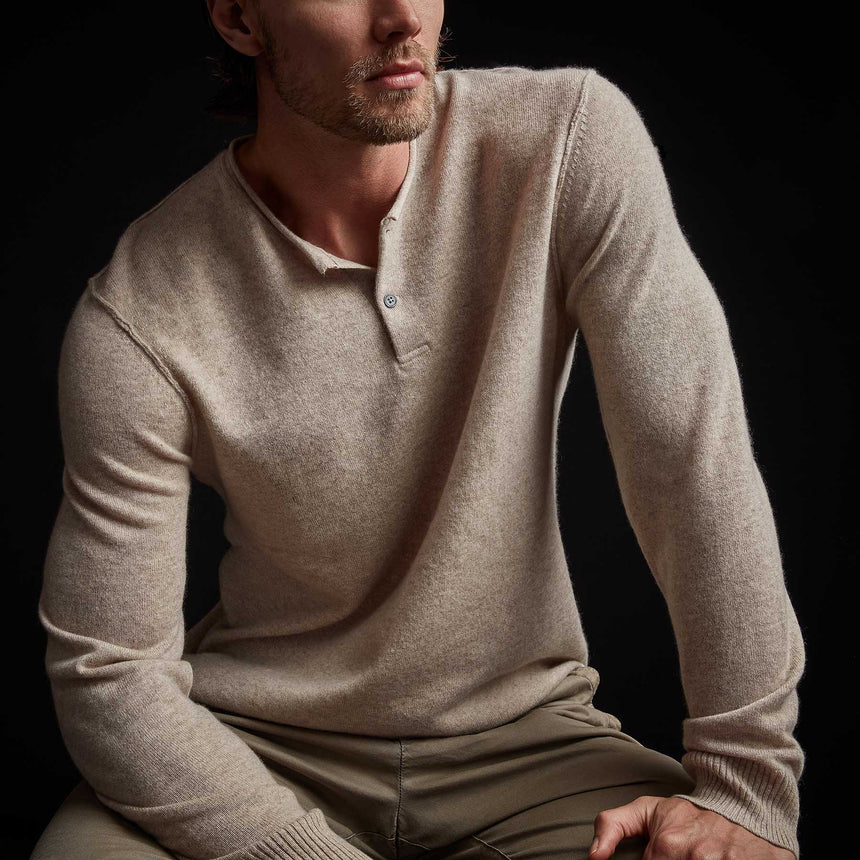 Cashmere Deconstructed Henley in Stone | James Perse Los Angeles