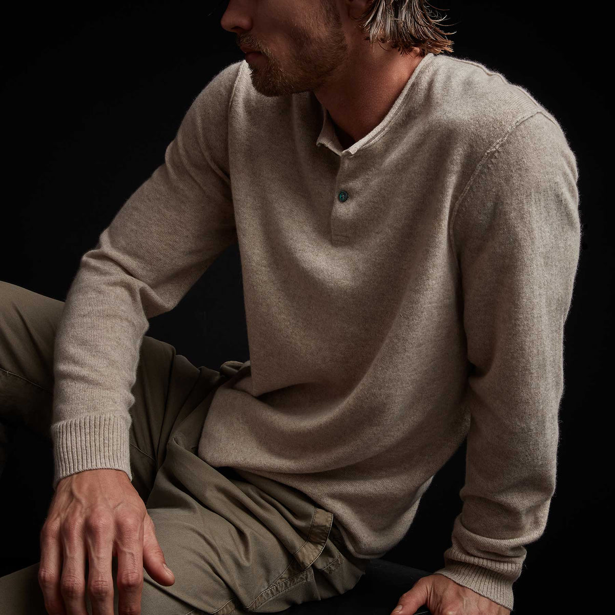 Cashmere Deconstructed Henley in Stone | James Perse Los Angeles