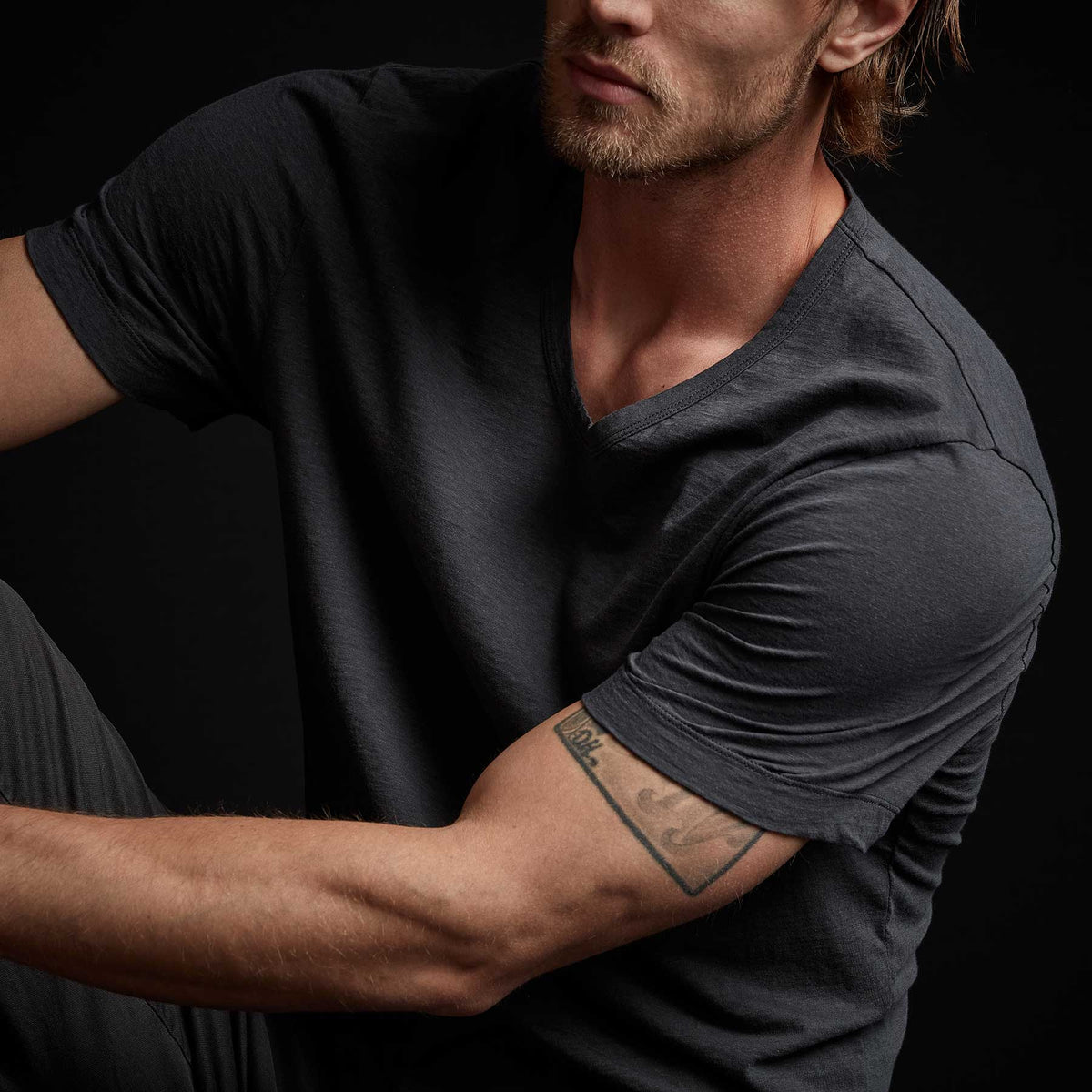 Recycled Lotus Jersey Soft V Neck in Magma | James Perse Los Angeles