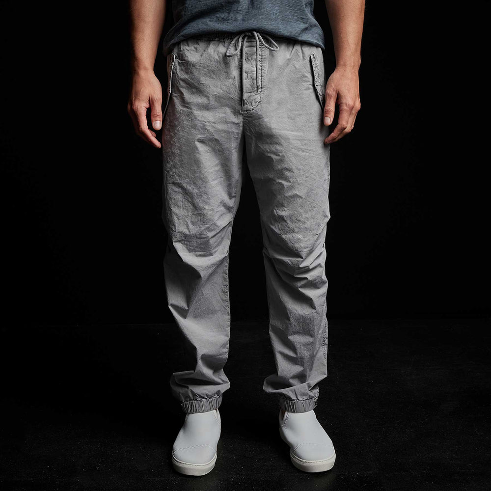 Parachute Flight Pant in Silver Grey Pigment | James Perse Los Angeles