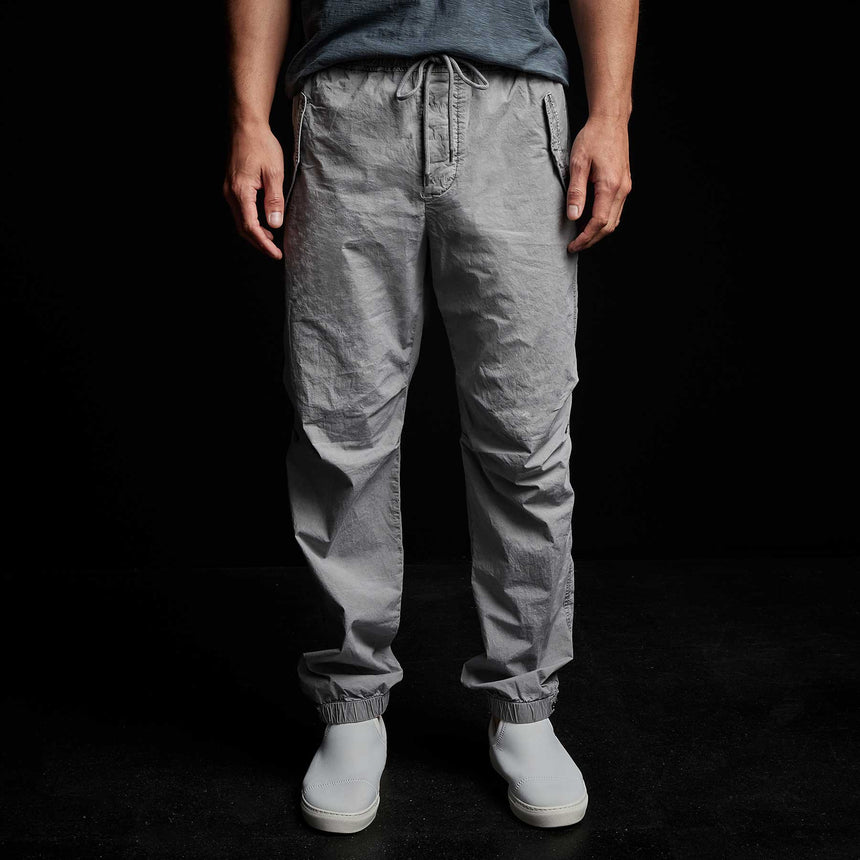Parachute Flight Pant in Silver Grey Pigment | James Perse Los Angeles