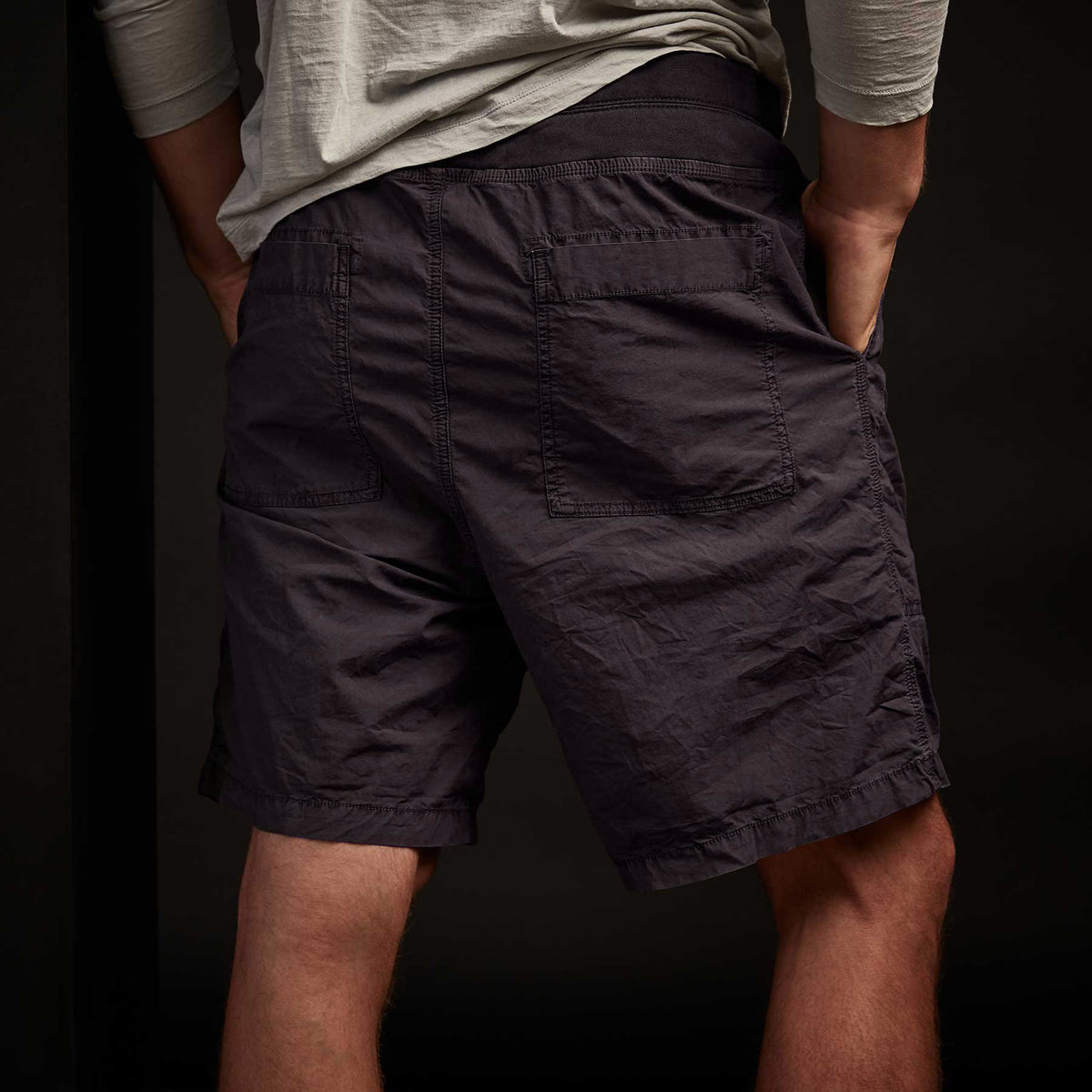 Mixed Media Stretch Poplin Short In French Navy | James Perse Los Angeles