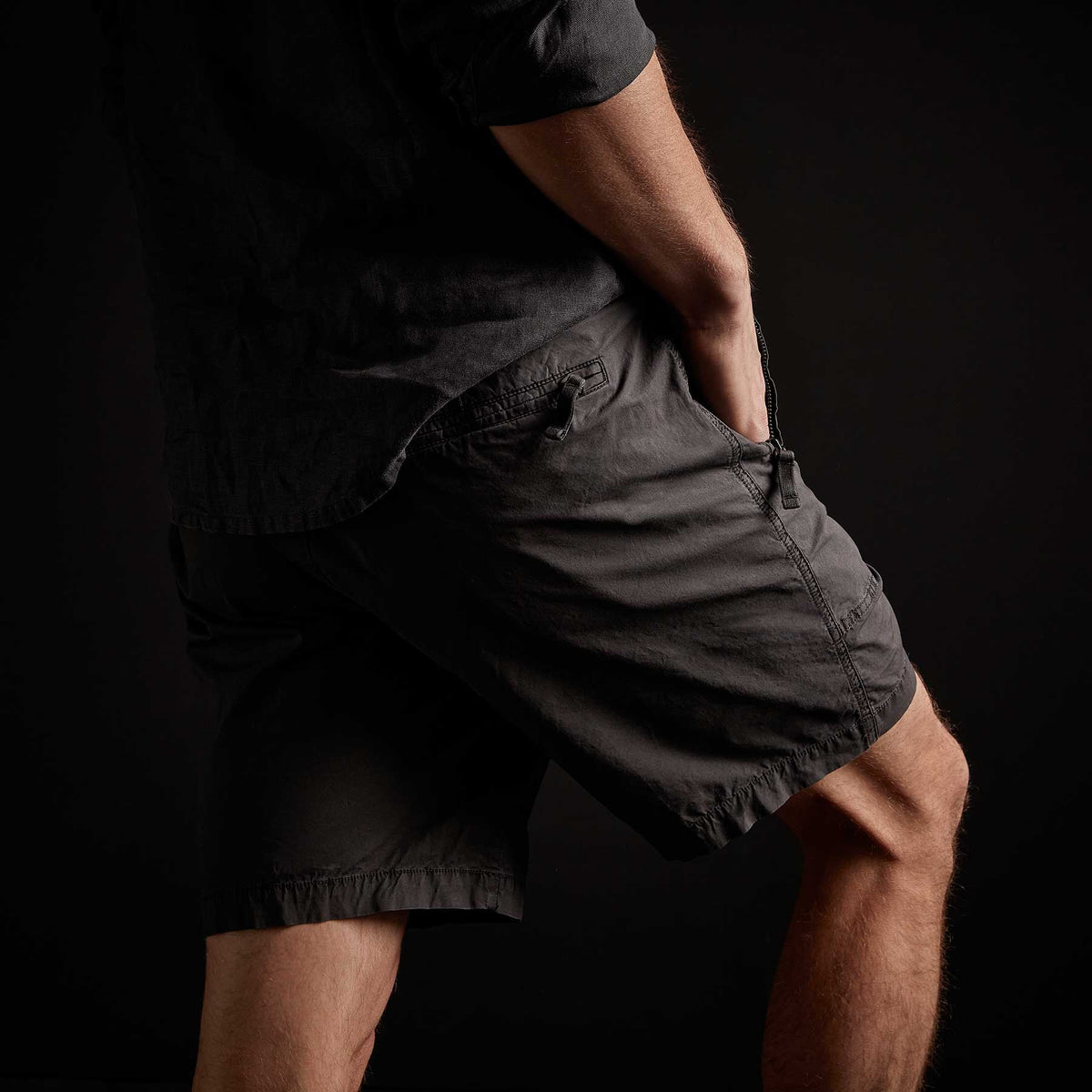 Zipper Pocket Short in Magma Pigment | James Perse Los Angeles