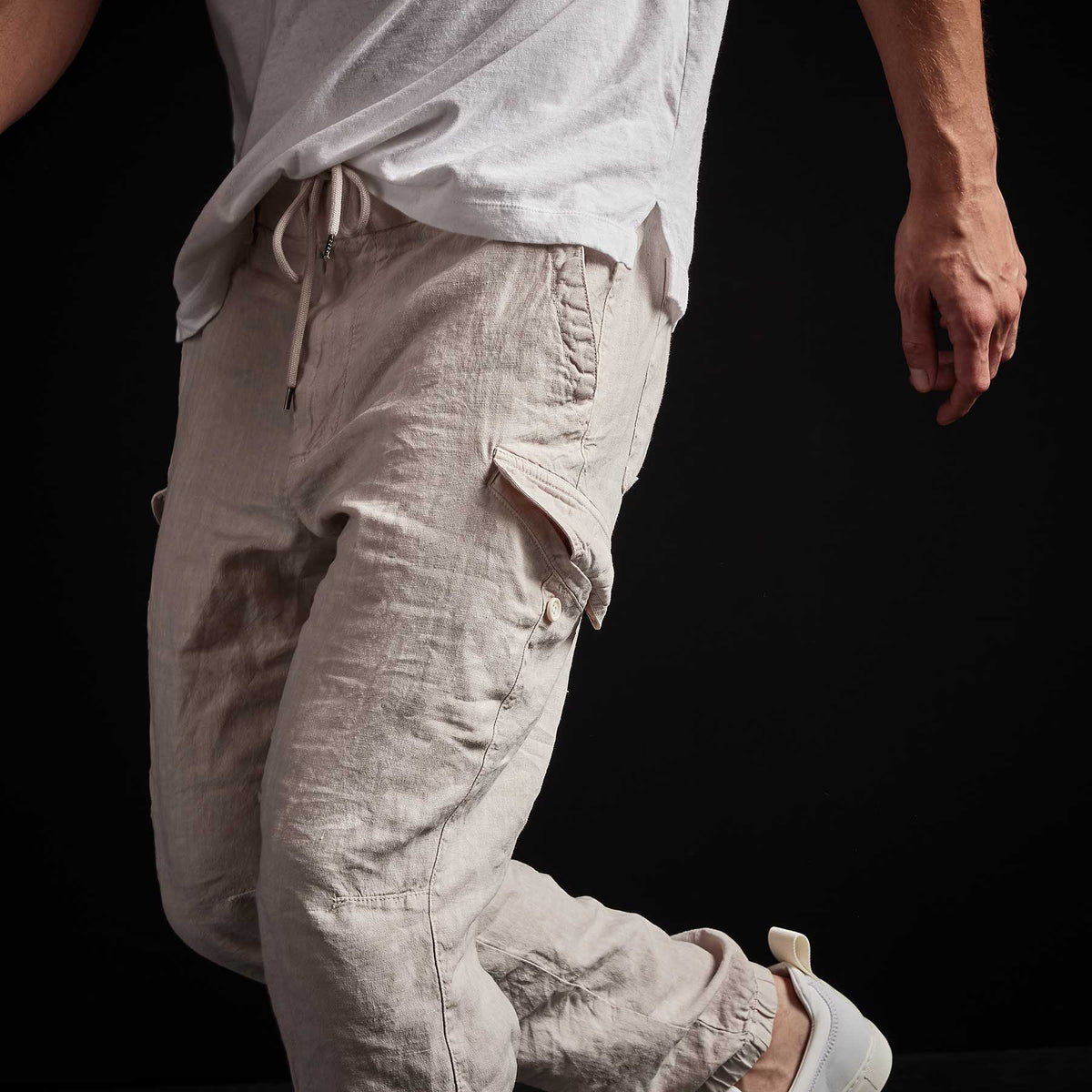 Slub Linen Cargo Pant in Salt Pigment | James Perse Los Angeles 