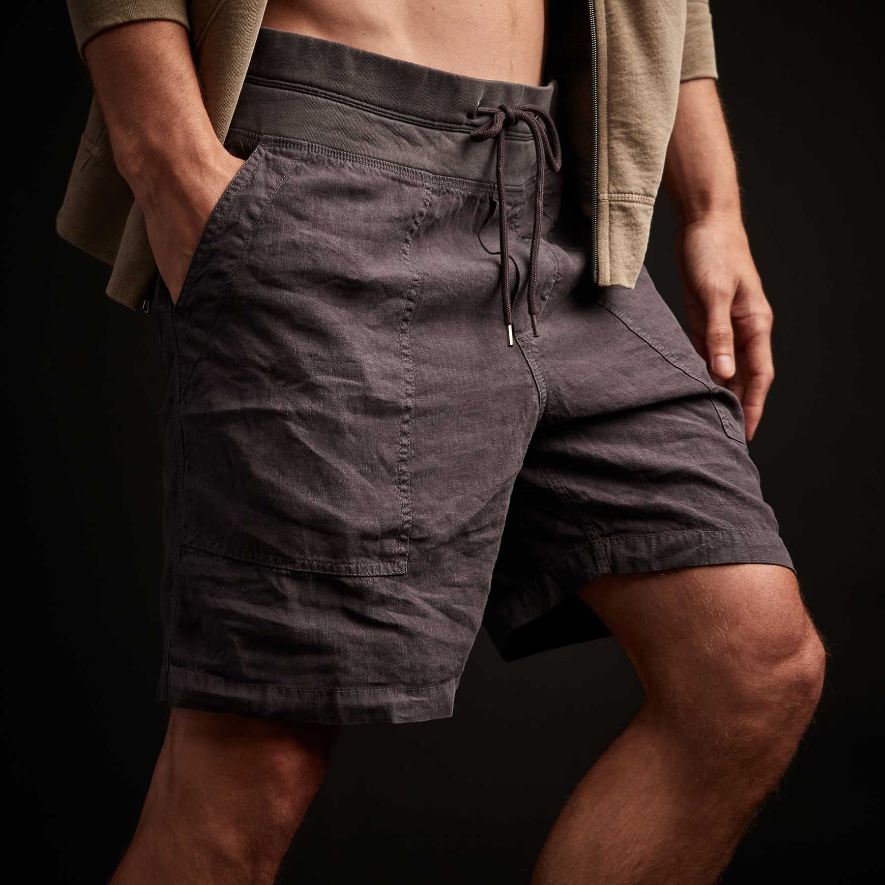Linen Utility Short In Asphalt Pigment | James Perse Los Angeles