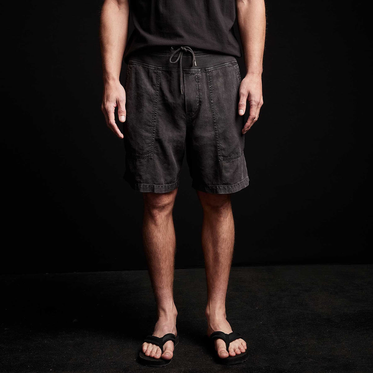 Linen Utility Short in Magma Pigment | James Perse Los Angeles 
