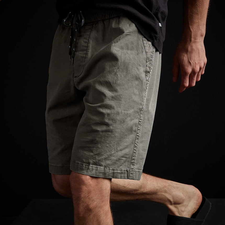 Stretch Canvas Work Short in Signet Pigment | James Perse Los Angeles