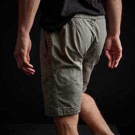 Stretch Canvas Work Short in Signet Pigment | James Perse Los Angeles