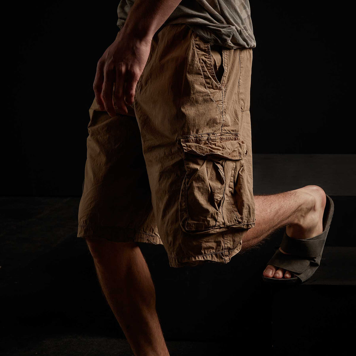 Stretch Poplin Cargo Short - Vicuna Pigment | James Perse Los Angeles