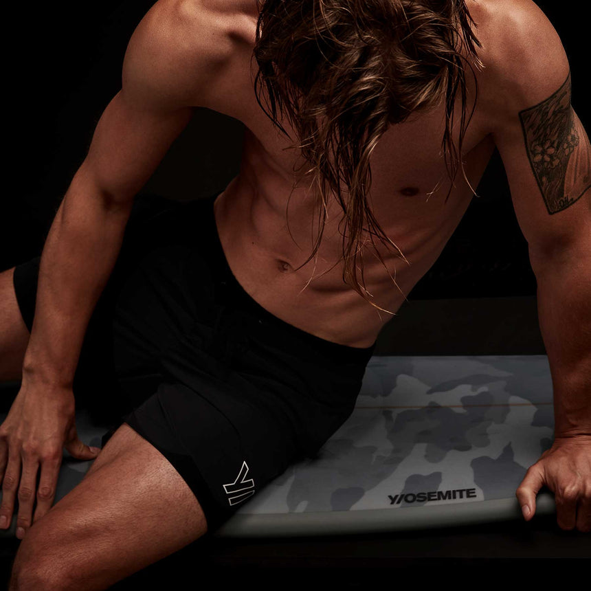 Y/OSEMITE Logo Boardshort In Black/Black | James Perse Los Angeles