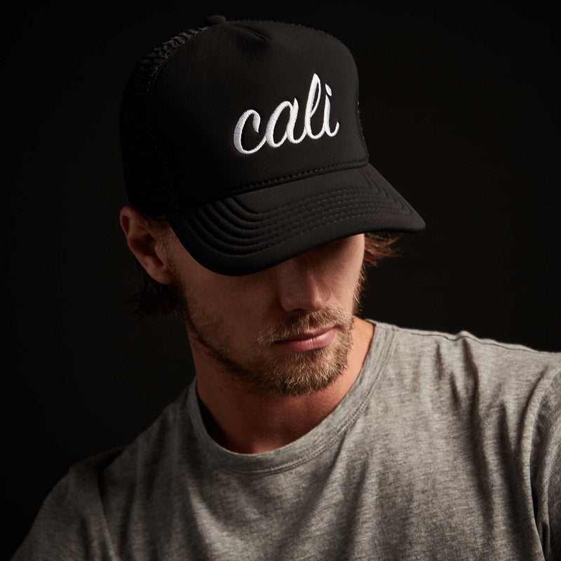Cali Scuba Trucker Hat In Black | James Perse Los Angeles