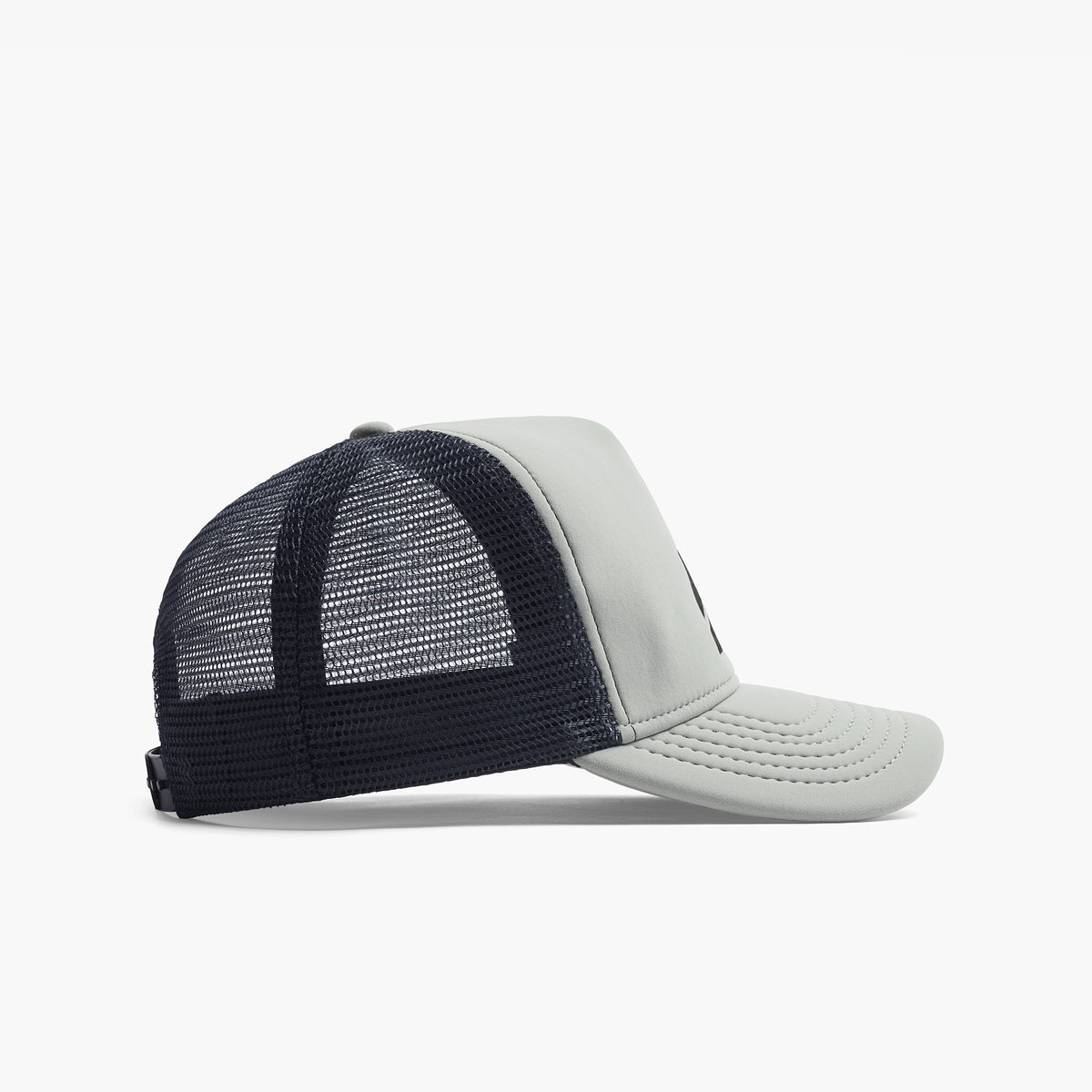 Scuba Graphic Trucker Hat In Pale Grey | James Perse Los Angeles