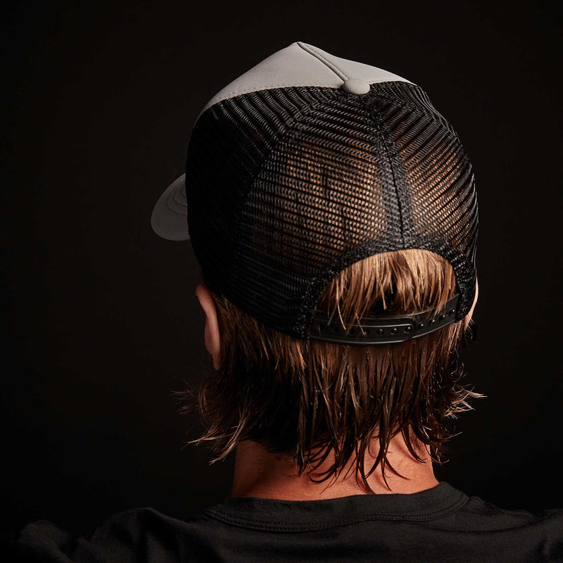 Wave Patch Scuba Trucker Hat - Pale Grey | James Perse Los Angeles