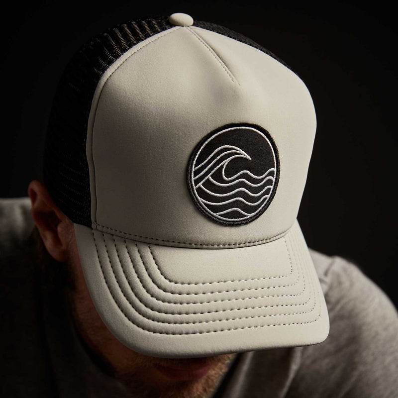 Wave Patch Scuba Trucker Hat In Silver Grey | James Perse Los Angeles